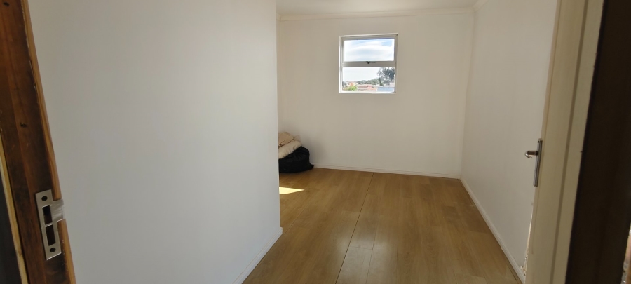 5 Bedroom Property for Sale in Westridge Western Cape